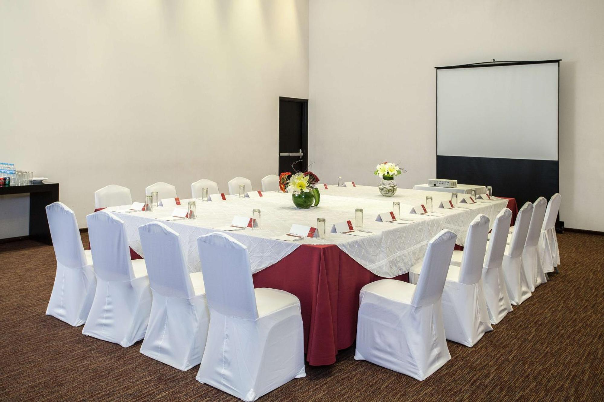 Nh Collection Monterrey San Pedro Hotel 4*